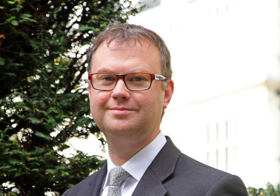 Head shot of Dan Collings